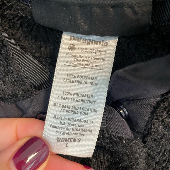 Patagonia, women’s large, black high pile quarter snap fleece pullover jacket - Picture 3 of 7